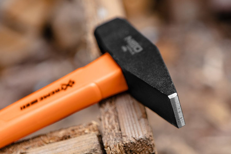 Młotek ślusarski 300g trzonek włókna szklanego, NeoTools