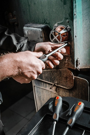 Zestaw wkrętaków i końcówek wkrętakowych 30szt, NeoTools