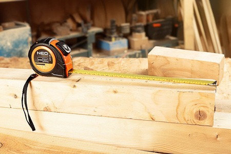 Miara zwijana stalowa 7,5m x 25 mm, auto blokada, dwa przyciski stop, Neo Tools