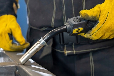 Półautomat spawalniczy Esab RUSTLER EM 350C PRO Synergic (350A/400V)